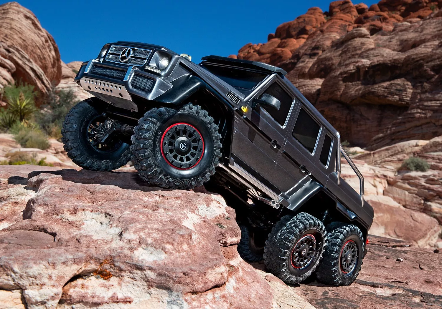TRX-4 Mercedes-Benz 6x6 Superior 6x6 Design